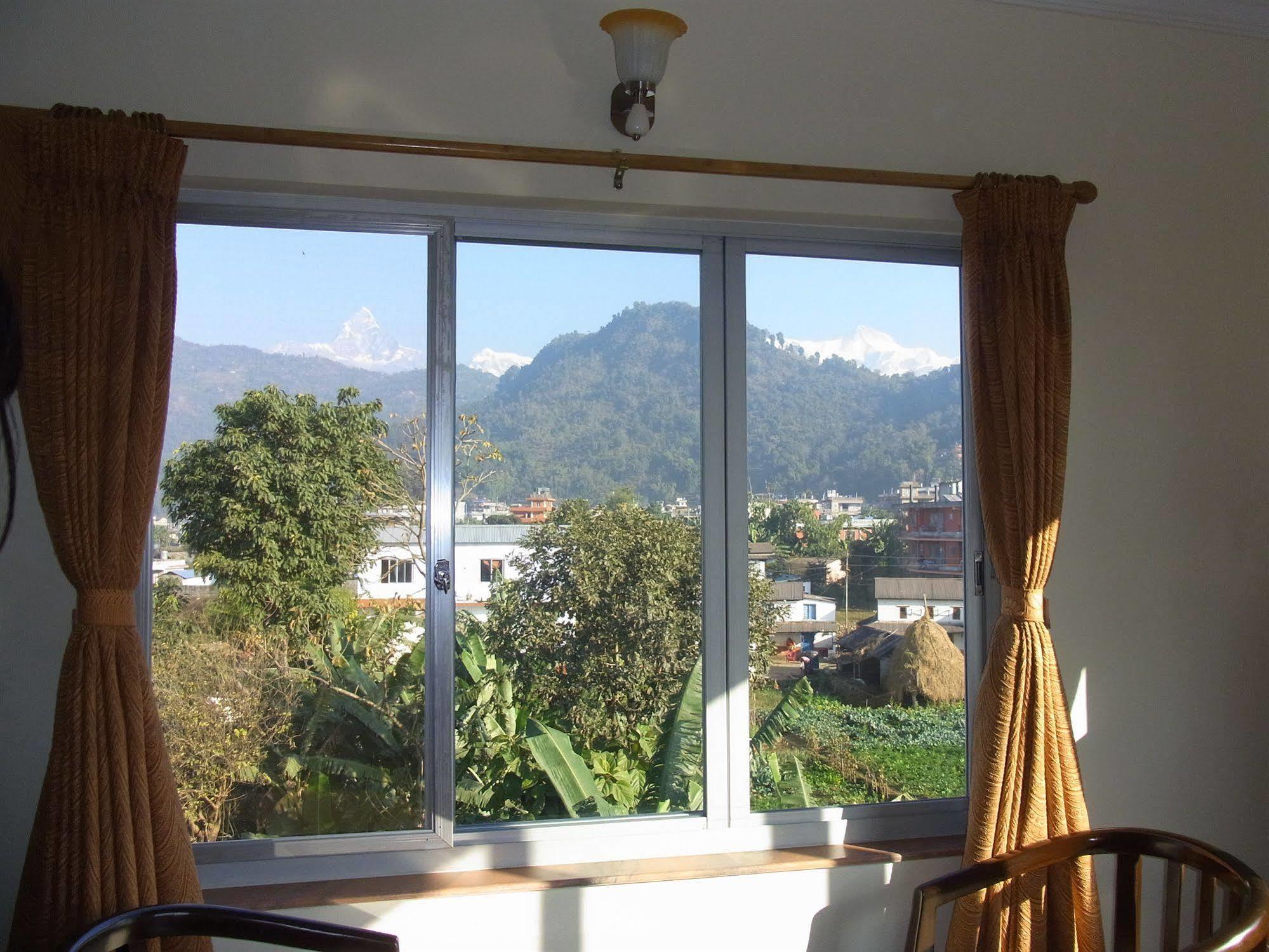 Hotel Lake Star Pokhara Exterior foto
